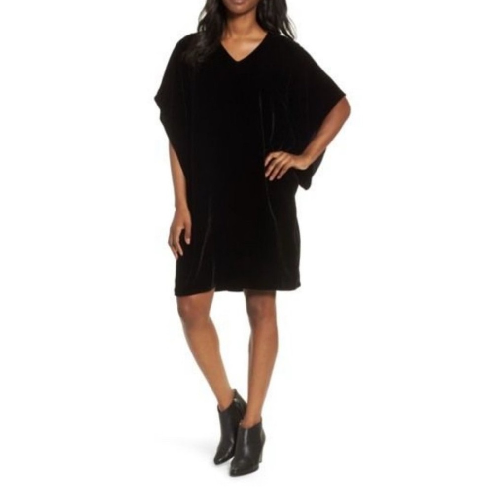 Eileen Fisher | V-Neck Velvet Kimono
Dress Black size L